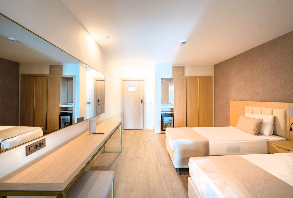 Vista Suit Yandan Deniz Manzaralı